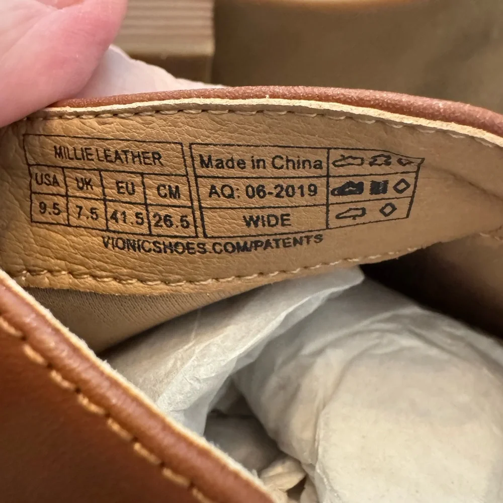 Vionic Millie toffee leather bootie w/silver buckle & side zipper - 9.5W - Picture 4 of 9